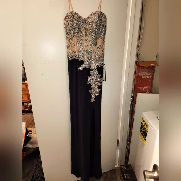 Macy's | Dresses | Nwt Macys Black And Nude Embellished Gown Sz 3 Never Worn Stunning High Slit | Poshmark Macy's | Dresses | Nwt Macys Black And Nude Embellished Gown Sz 3 Never Worn Stunning High Slit | Poshmark